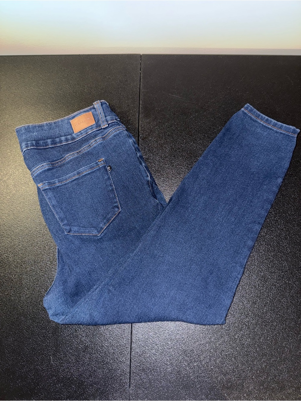 Tahari Classic Women's Dark Blue High-Rise Jeans
